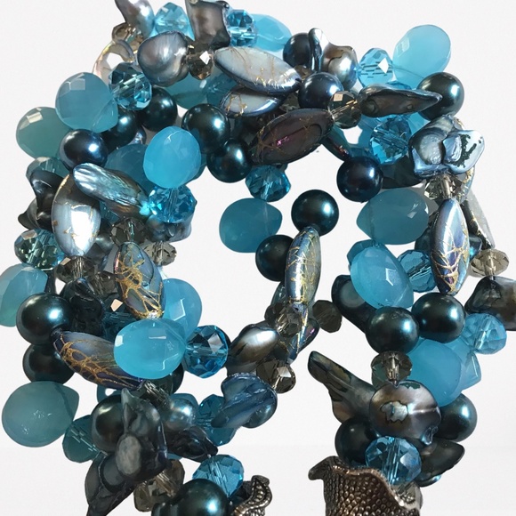 Assorted Three Strands Necklace - Picture 7 of 7